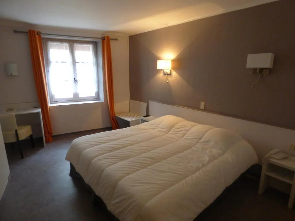 Hotel Du Centre Pierrelatte 2*,